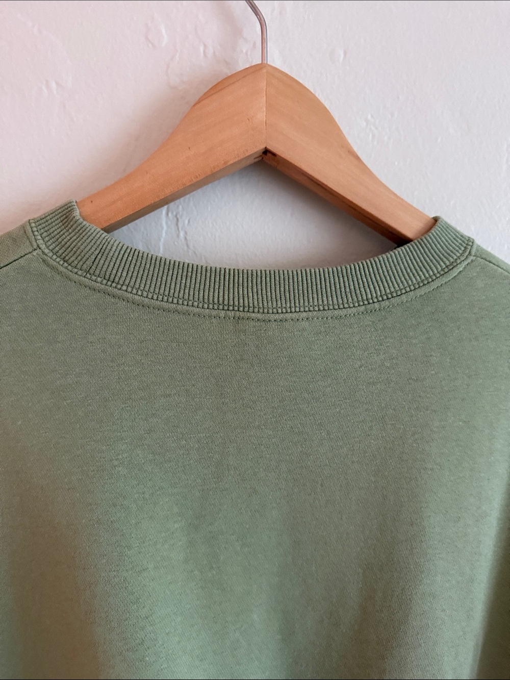 Nike Phoenix Fleece Sage Green Cropped Crew Neck Sweatshirt - Picture 8 of 13